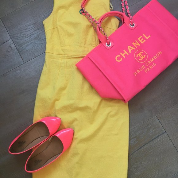Yellow Dress - Picture 1 of 5